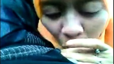 Cikgu Bertudung Blowjob