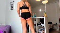 Pretty Hot Blonde Cam Babe Masturbate Solo on Cam