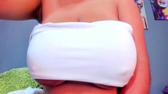 Big boob brunette masturbates on webcam