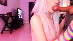 Masturbating loving babe solo toy plays with enthusiasm