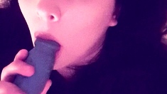 Amateur brunette double toying on webcam