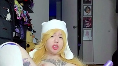 Webcam Asian camgirl testing brand new toy