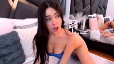 Webcam brunette solo masturbation