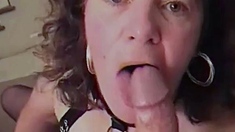 MOM GIVES AMAZING BLOWJOB TO BIG COCK