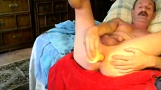 Amateur Bear's Big Cock Assplay Fun