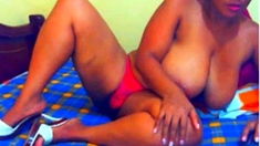 Busty Ebony Mama Shows Off On Webcam