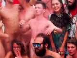 Nude bei Festival