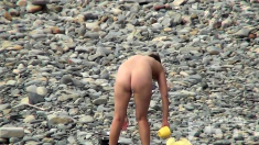 Voyeur outdoor bj on the beach